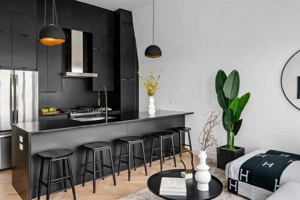 bucatarie neagra moderna mobila la comanda cu Atelierul Bucuresti